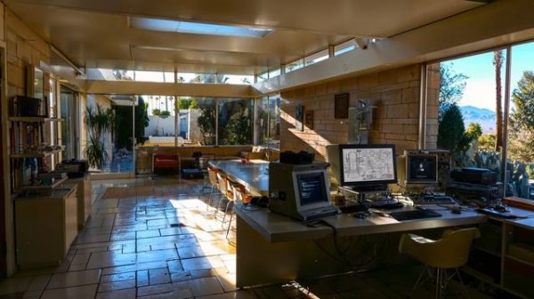 The Microfilm Secret – Ambient Sci-Fi for Sleep, Focus and Conspiracy