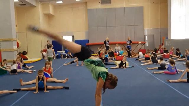 Тренировки Салют Гераклион.  Спортивная акробатика. Т?