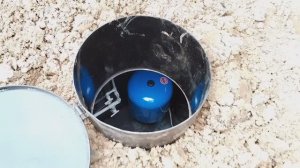 Обустройства скважины с металлическим кессоном на два строения.