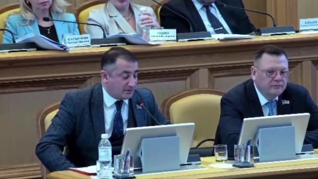 Во время заседания думы ХМАО депутат Таги-заде Халид Боюкага оглы объяснил массовый приток мигрант смотреть онлайн