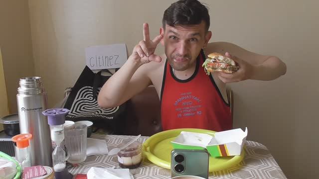 ДЕГУСТИРУЮ НОВИНКА ГРАНД ДЕ ЛЮКС С ХАЛАПЕНЬЮ, И ТИРАМИСУ ИЗ ВКУСНО И ТОЧКА