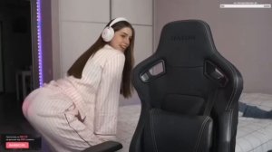 БАРБИ ГЕРЛ ТВЕРКАЕТ❤✌