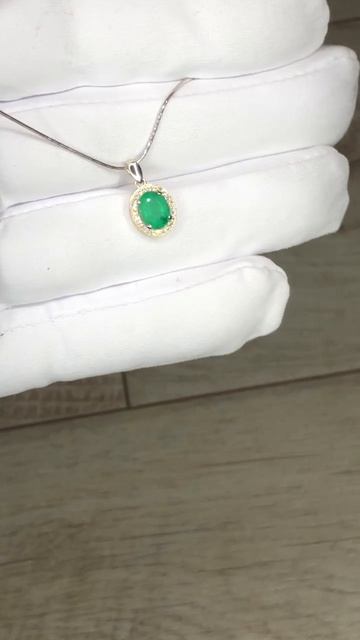 Кулон с изумрудом смотреть онлайн