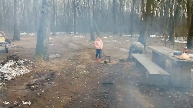 ВЛОГ На 8 марта в садике и в лесу//Как наклеить защитное