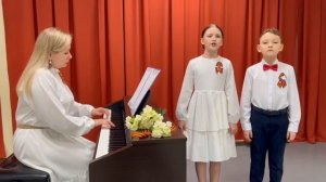 Стою у Вечного огня (Т. Максимов - А.Аксёнова)