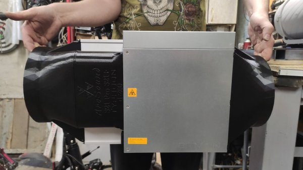 AntMiner S21 Pro тихо без шумобокса! S21 Pro Typhoon