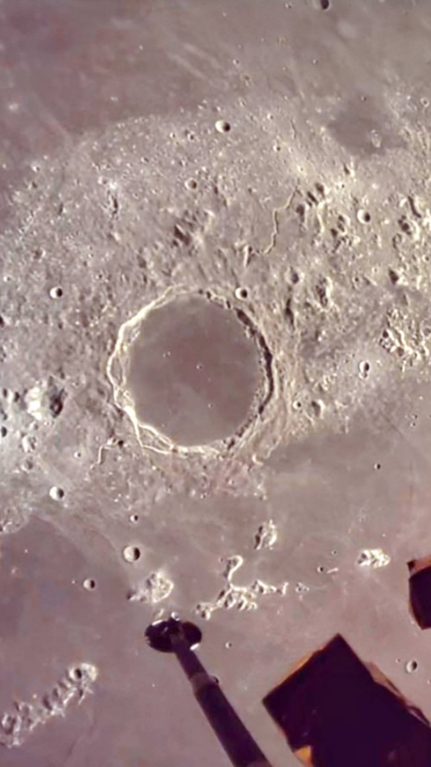 Видео кадры Луны с высоты 100 км🌘 смотреть онлайн