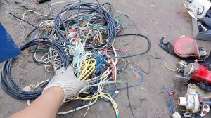 Находки на Свалке, искал металл, а набрал резиновые покрышки.