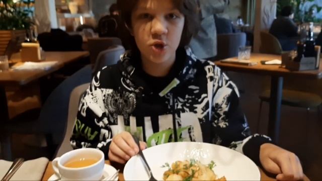 В ресторане 