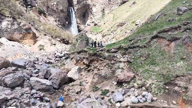 Кавказ. Горы. Джилы - Су. Водопады Султан и Каракая - Су. Суслики. Вид на открытый Эльбрус. смотреть онлайн