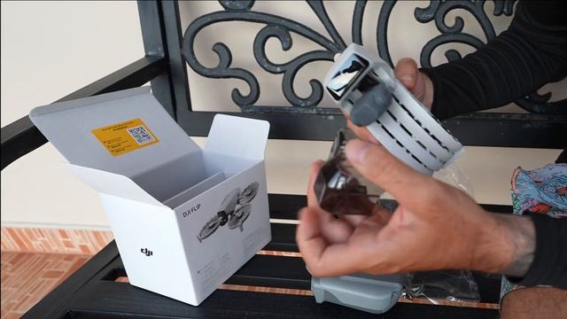 Распаковка и первый полет дрона DJI Flip