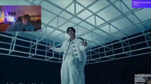ДИПИНС СМОТРИТ Stray kids «Walkin On Water» M/V