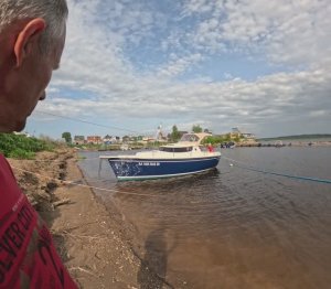 Обзор моторной водоизмещающей яхты
