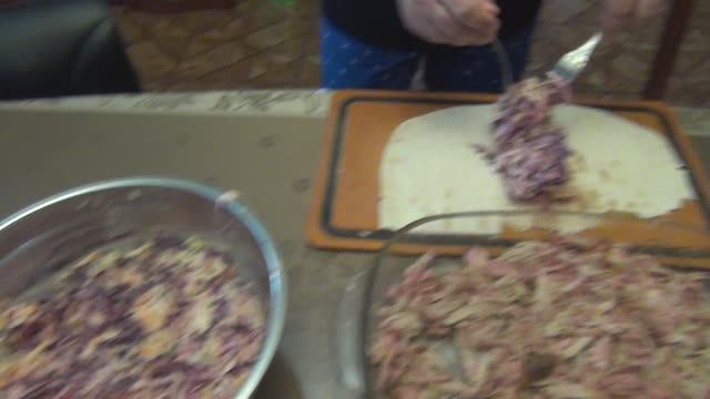 РВАНАЯ СВИНИНА BBQ И САЛАТ КОУЛ-СЛОУ В СМОКЕРЕ OKLAHOMA JOE!) КЛАССИКА БАРБЕКЮ!) смотреть онлайн