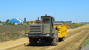 Одноосный тягач МоАЗ-546П с катком ДУ-16Г.