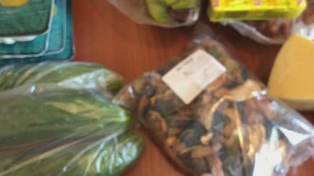 Марина пришла из магазина (обзор покупок 3.06.) смотреть онлайн