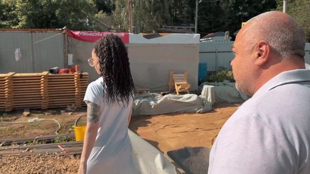 Лиля собственными руками, пробует строить дом! Что у получилось?🙈🤣 смотреть онлайн