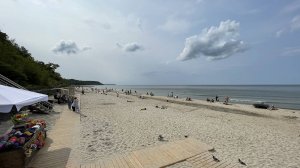 Прогулка по курортному Светлогорску 8 июня 2025 года. Городские улицы, озеро, пляж и море