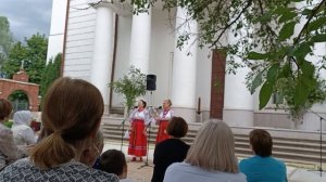 Православные с праздником вас СВ Троицы! 
Троицын день! Так говорили в селе. 
08 06 2025год