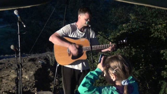 Виталий Шуть на фестивале "Малахов Камень - 23" (Недвиговка, 31 мая 2025 г.)