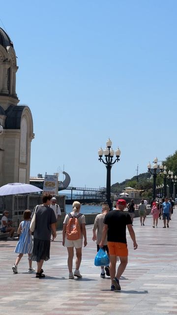 Набережная в Ялте толпы людей. Сезон 2025 в Крыму начался #ялта #ялта2025 #ялтанабережная смотреть онлайн