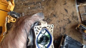 Перфоратор DEWALT DCH333, не держит бур