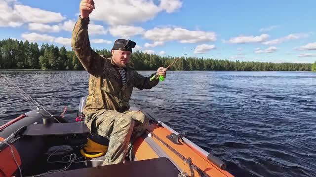 РЫБАЛКА НА РЕКЕ. МОТОР МИКАТСУ. КРУПНЫЕ ОКУНИ. ЛУЧШАЯ РЫБАЛКА В КАРЕЛИИ. РЫБАЛКА С ЛОДКИ. смотреть онлайн