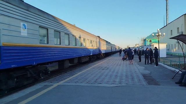 тепловоз ТЭП33А 0070 жолаушылар пойызымен номер 7 Алматы смотреть онлайн