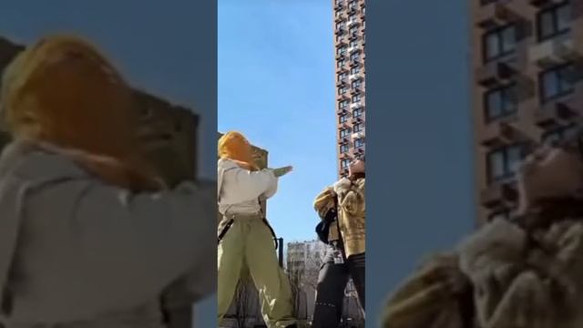 нара где у нее волосы персик