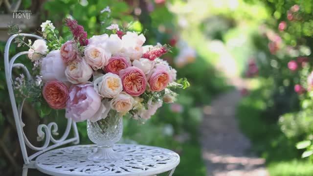 САДОВЫЕ ЛЕПЕСТКИ • ПРЕКРАСНЫЕ БУКЕТЫ ЦВЕТОВ. Идеи для флористов смотреть онлайн