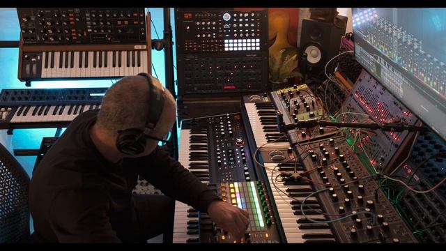 Time Capsule ｜ Sound from the year 2025 ｜ Live Ambient Synth Jam ｜ Moog, Hydrasynth, Wave, Poly D. смотреть онлайн