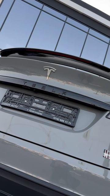 Tesla Model X смотреть онлайн