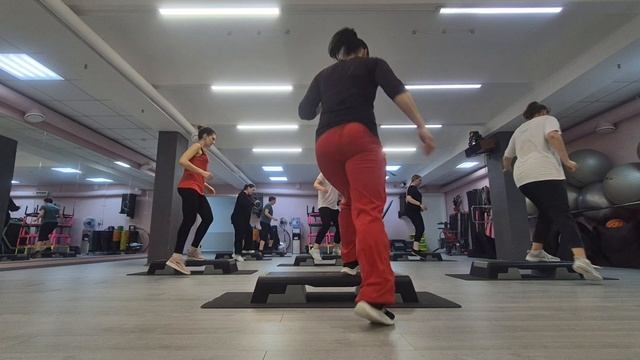 СТЕП АЭРОБИКА ЦЕЛАЯ ТРЕНИРОВКА / STEP AEROBICS смотреть онлайн