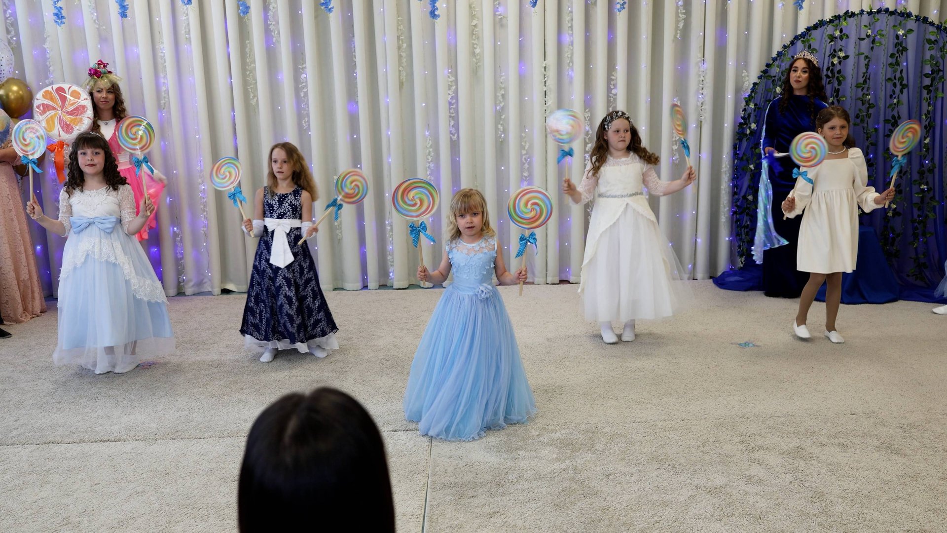 Выпускной утренник. ДС Солнышко, 2025. Д. Береговая. Видео 4К. Мультикамерная съёмка. смотреть онлайн