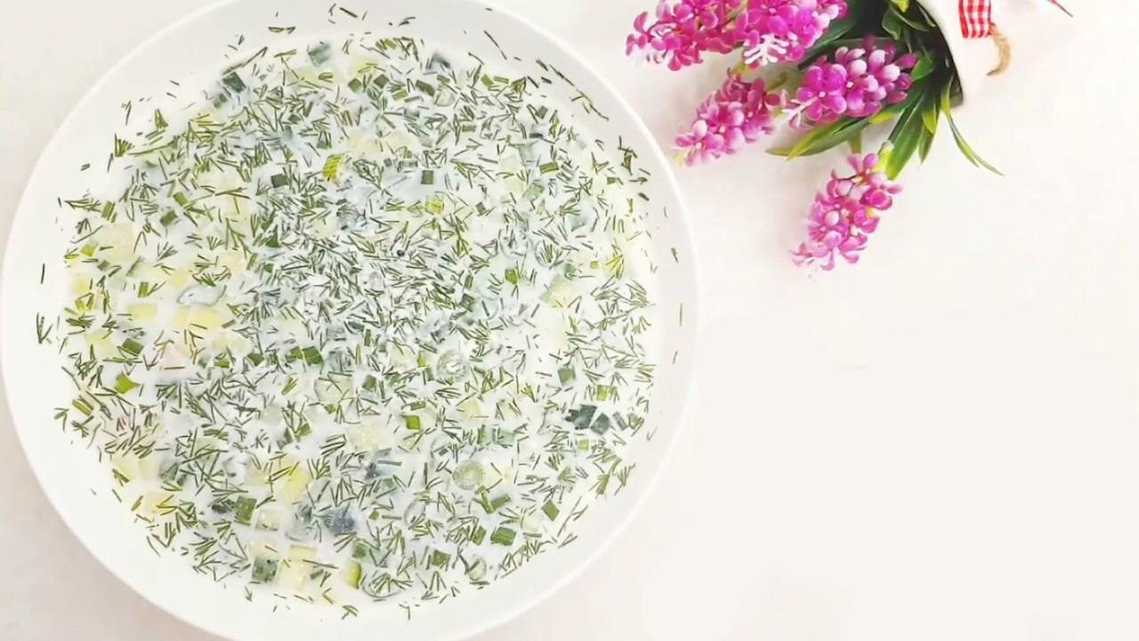 Освежающая Окрошка на кефире ☆ Холодный борщ