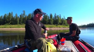 Жизнь в тайге! Три дня рыбалки на таёжной реке! Рыба сошла с ума, клюёт на всё подряд! Бешеный клёв