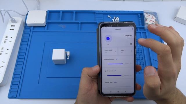 Fingerbot робот палец для нажатий на кнопки умного дома Tuya smart нажимающий кнопку переключатель смотреть онлайн