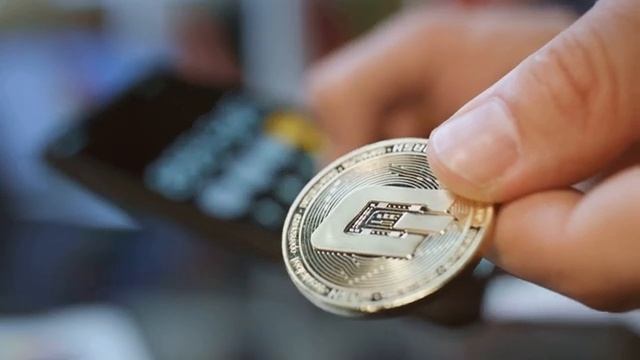 You don’t need to trust crypto. You need to trust yourself смотреть онлайн