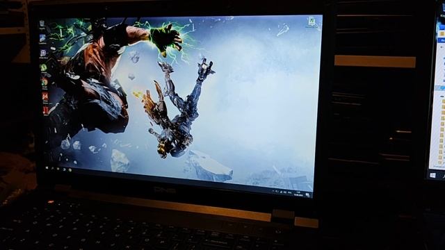 DNS W170ER-i3-3110M (4x2.40 Ghz) \ 6 Озу \ Ge Force Gt 650M (1 GB) \ SSD-Тест в работ?