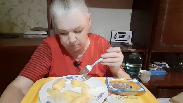 мукбанг селедочка с картошечкой смотреть онлайн