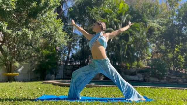 SUNSHINE YOGA FLOW #flexibility #gymnastics #yoga смотреть онлайн