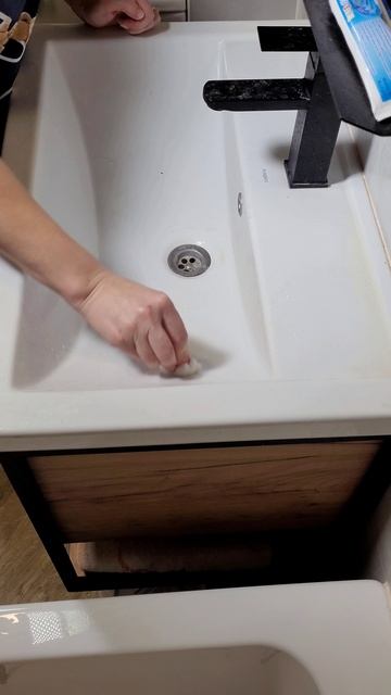 Раковина опять ржавая? Сделай так и будет блестеть! #раковина #ржавчина #мытьепосуды #уборка #ванна смотреть онлайн