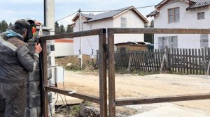 Необычные ворота своими руками.