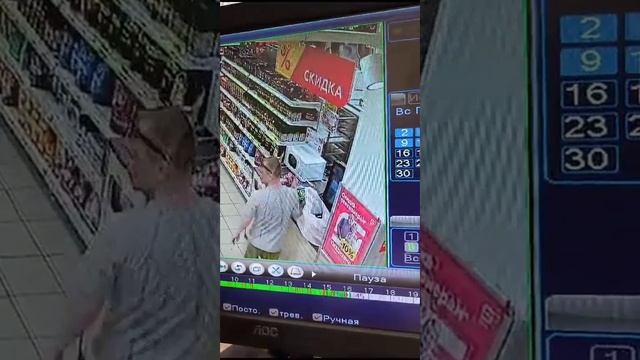 неудачный вор 😂 хотел украсть через КСО не получилос? смотреть онлайн