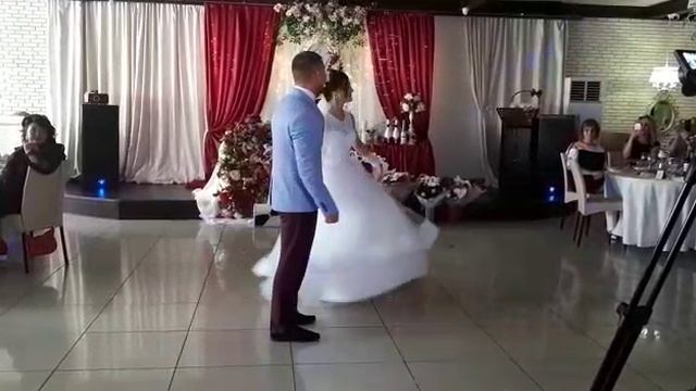 В этом году нашей семье 7 лет. А давайте посмотрим и вспомним наш свадебный танец для гостей. смотреть онлайн