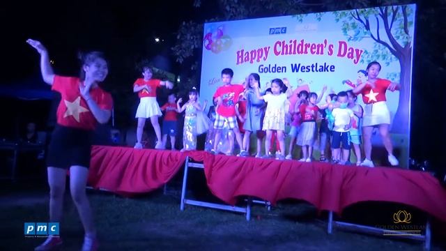 Счастливый детский день на озере Золотое Запад