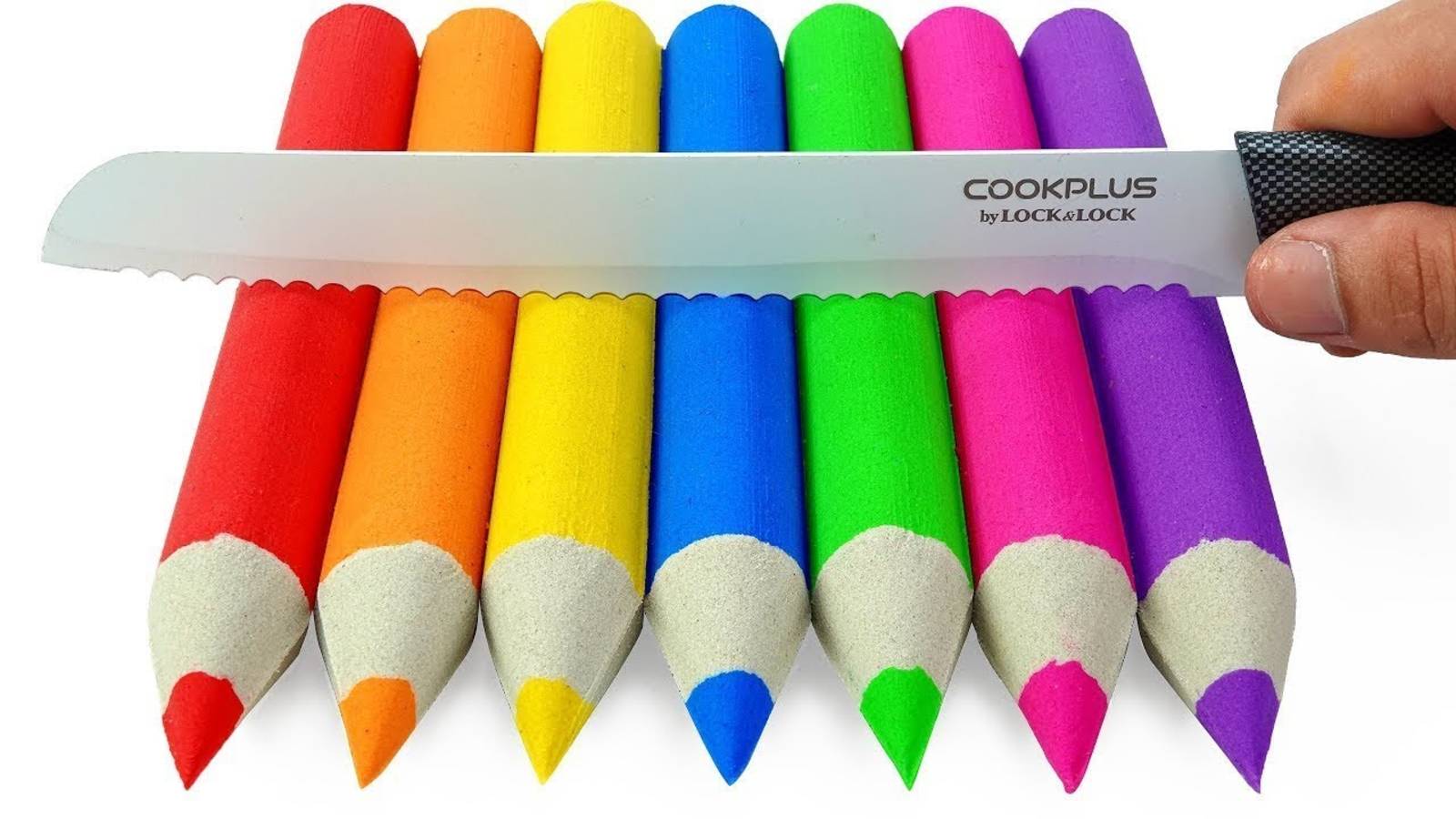 ИГРАЕМ С КИНЕТИЧЕСКИМ ПЕСКОМ ДЛЯ ДЕТЕЙ ДЕТСКИЙ РАЗВЛЕКАТЕЛЬНЫЙ КАНАЛ ИГРАЛКИ-ЗАЛИПАЛКИ смотреть онлайн