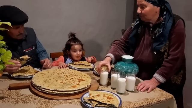 В Азербайджане Идёт Снег. Бабушка Испекла Афары с Зеле