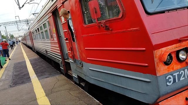 6 июня 2025 г. Электропоезд ЭТ2М-058 Сообщением Обухово-Тосно Отправляется с платформы Саблино смотреть онлайн