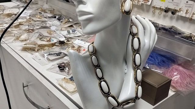 ✨ *"Серьги и броши: Магия деталей, которые меняют всё!"* ✨Заказ на ватсап +79083191849 смотреть онлайн